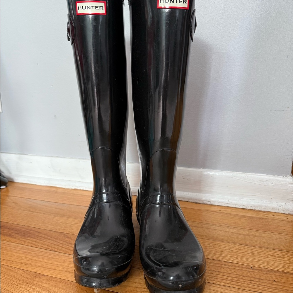 Hunter Textured Black Boots